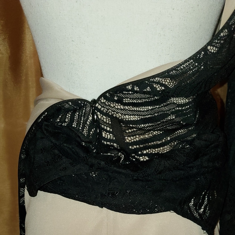 Dress - Picture 7 of 7